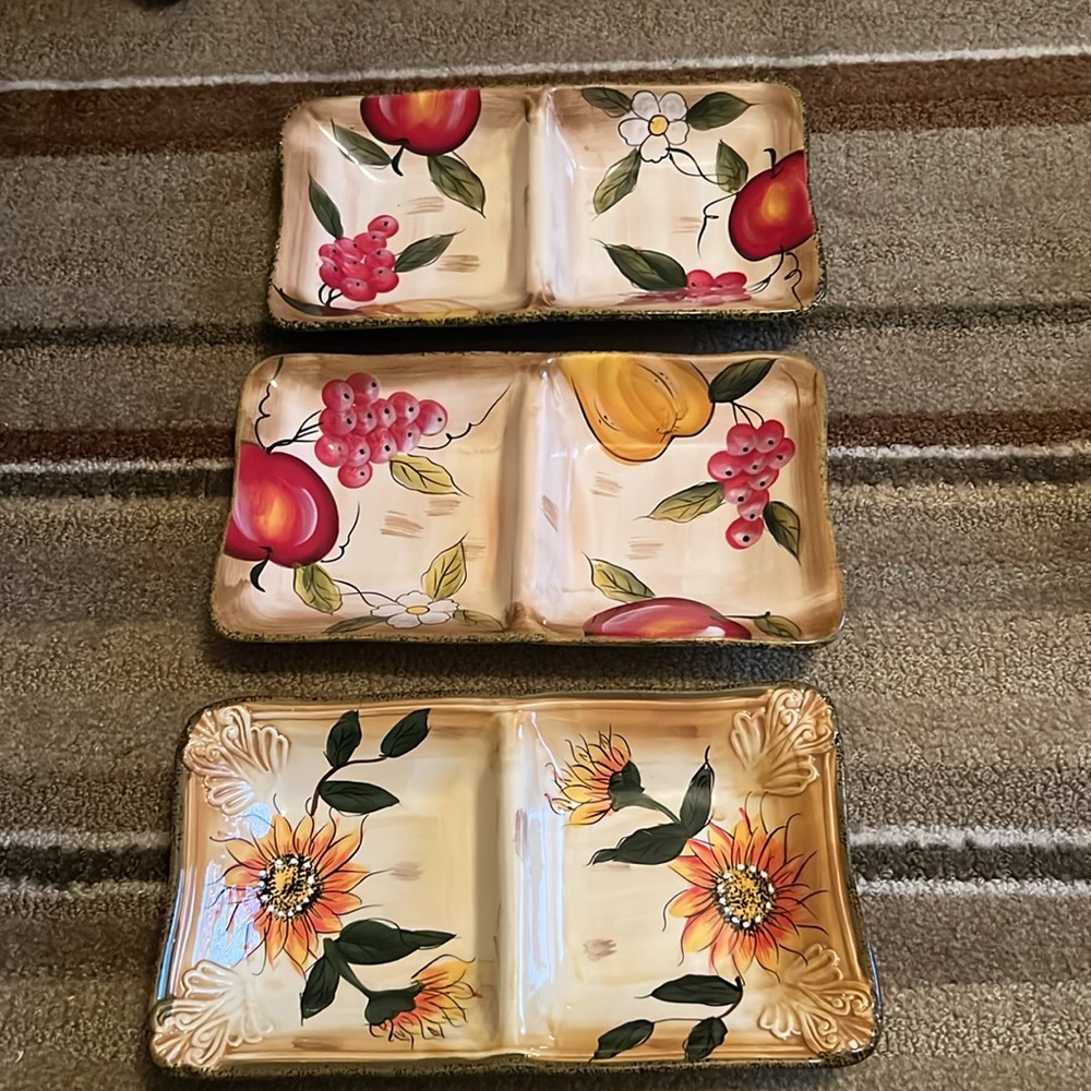 Lorren Home Trends Divided Tray Fruit Blossoms.